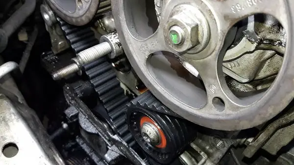 Como Evitar Vazamentos na Parte Frontal do Motor